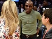 Мейвезер хочет одновременно защитить титулы в разных весовых дивизионах