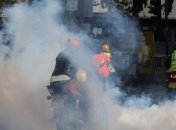 В Кении полиция разогнала толпу демонстрантов слезоточивым газом