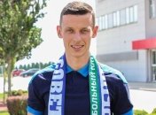 Украинский футболист Иванисеня пообещал "с честью и достоинством" защищать цвета российского клуба