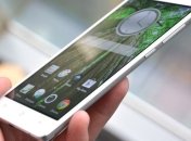 Сравнение сверхтонкого смартфона Oppo R5 с iPhone и Samsung