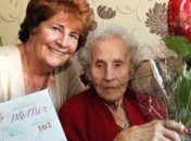 Англичанка решила бросить курить в 102 года