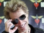 Джон Бон Джови передал жертвам урагана "Сэнди" $1 млн