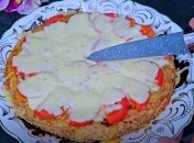 Необычный пирог из крабовых палочек