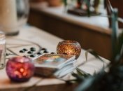 Как правильно гадать на Рождество: на бумаге, картах, свечах