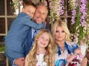 Певица Джессика Симпсон показала первые результаты похудения