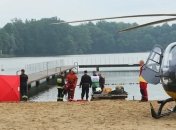 Два часа пытались спасти: в Польше маленький украинец утонул, пока его родители спали пьяные