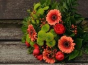 Поздравления с днем рождения на 7 мая: стихи и открытки