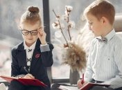 Что лучше для ребенка - очки или линзы: советы офтальмолога