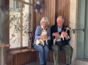 Принц Чарльз и герцогиня Камилла очаровали сеть весенним снимком, сделанным в их саду в Хайгров-Хаус 