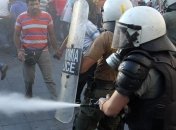 Против демонстрантов в Греции применили слезоточивый газ