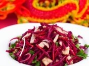 Салат получится невероятно вкусным и пикантным