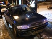 В Киеве иностранцы напали на таксиста и угнали его авто