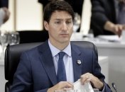 Премьера Канады заставили извиняться за фотографию 18-летней давности 