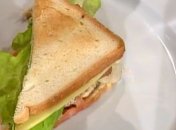 Краб-сэндвич с куриной котлетой