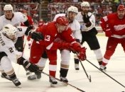 Ужасы НХЛ. Хоккеист едва не лишился глаза (Видео)