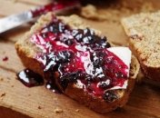 Эндокринолог рассказала о вреде батона с вареньем