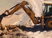 В Одессе разрушили и сожгли постройки на пляже