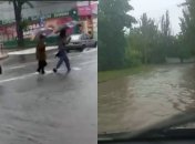 Оккупированный Донецк тоже заливает: в маршрутках фонтаны, а ставки выходят с берегов (видео)