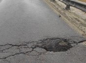 О надвигающемся ЧП предупреждали: выяснились новые подробности обвала моста на трассе под Львовом (фото)