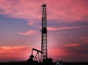 Цены на нефть опустились ниже рубежа в $50 и продолжают падать