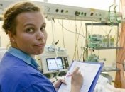 Медсестра киевской больницы "лечила" клиентов марихуаной