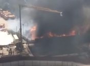 В Ростове вспыхнул масштабный пожар со взрывами