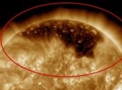 Огромная солнечная дыра стала видна на земных полюсах