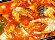 Скумбрія у томатному соусі