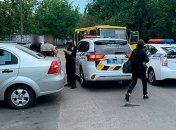 Двое парней угнали маршрутку и катались по Киеву: видео 