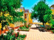 От койкоместа до виллы: сколько стоит отдохнуть в Одессе и Карпатах на майские