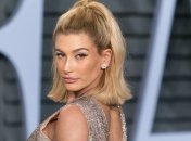 Гейлі Бібер порадувала новими весільними фотографіями