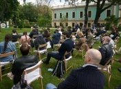 Зеленський заявляє, що говорив з Путіним про Крим