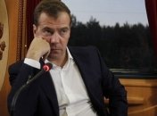 Медведев называет проект бюджета на 2013 год "предкризисным"