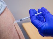 В Україні новий рекорд по вакцинації від коронавірусу: де і скільки людей вже щепили