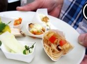 Дизайнеры придумали съедобную посуду