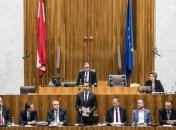 Досрочные выборы в Австрии намечены на 15 октября