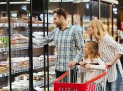 Сім’я у магазині