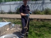 Півтораметрова гадюка вповзла в приватний будинок на Дніпропетровщині (фото)