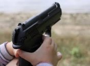 В США ребенок ранил из пистолета троих малышей