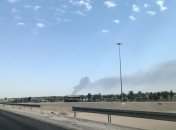 Клубы черного дыма в Багдаде видны издалека