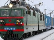 Мужчина в шортах 7 км бежал за поездом