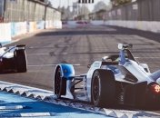 Гонщики БМВ столкнулись, отняв у команды победу в гонке Формулы-E (Видео) 