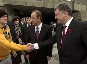 Руфер Мустанг украсил "Родину-мать" в Киеве веночком (Видео)