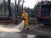 Как спасатели в областях дезинфицируют парки, станции и рынки (Видео)