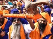 Радость и печаль: повседневная жизнь жителей Индии (Фото)