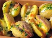 Рецепт дня: картошка с колбаской и сыром (в духовке)