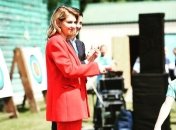 В алом костюме оверсайз: Елена Зеленская на официальной встрече