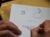 Нардепа от "Слуги народа" застукали за рисованием оружия на заседании Рады (видео)