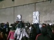 Полицейские больше суток не могли остановить подпольную вечеринку во Франции (видео)