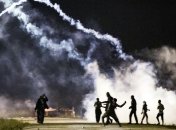 В Кале на севере Франции мигранты устроили стычки с полицией
